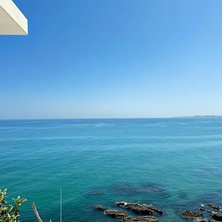 En Primera Linea De Playa En * Benalmádena